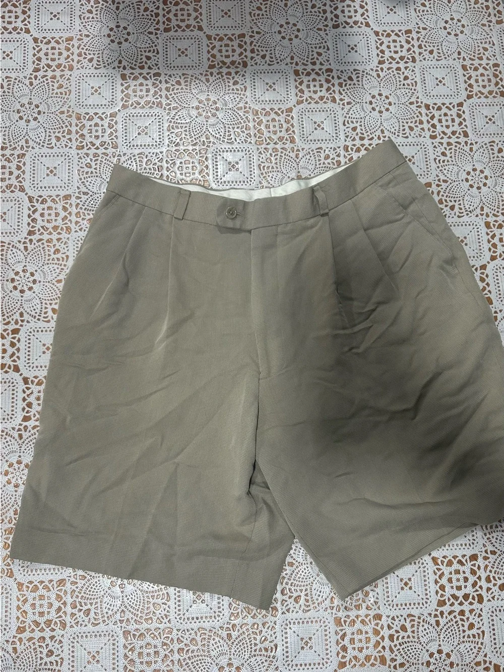 Greg Peters Men’s Khaki Pleated Dress Golf Shorts Tagged 34 Fits 32